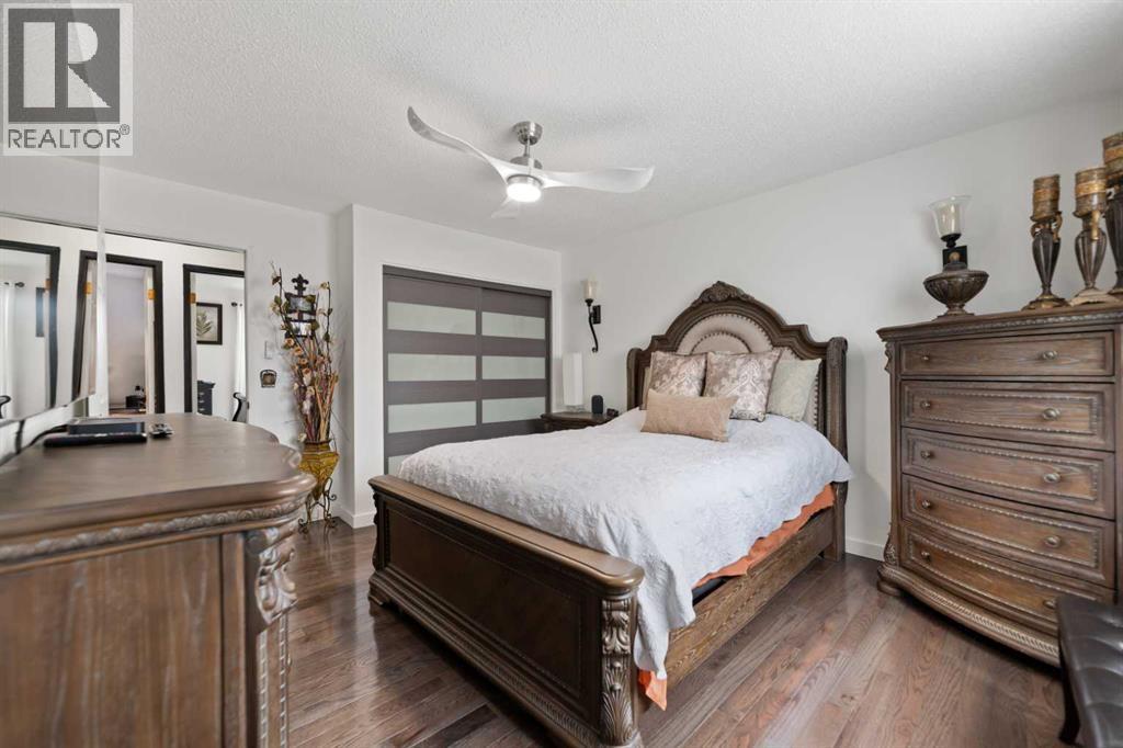 Single Family House 4 Level for Sale in   Avenue NE Pineridge Calgary 