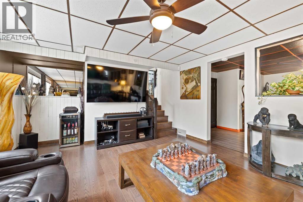 Single Family House 4 Level for Sale in   Avenue NE Pineridge Calgary 