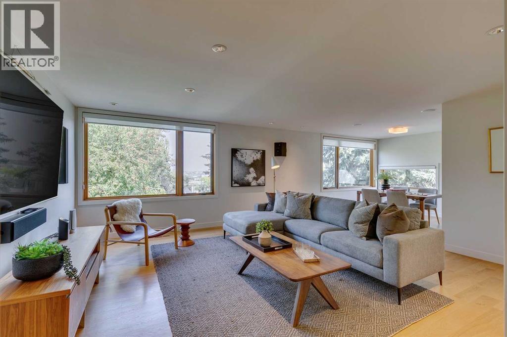 Single Family House for Sale in  Sunderland Avenue SW Scarboro Calgary 