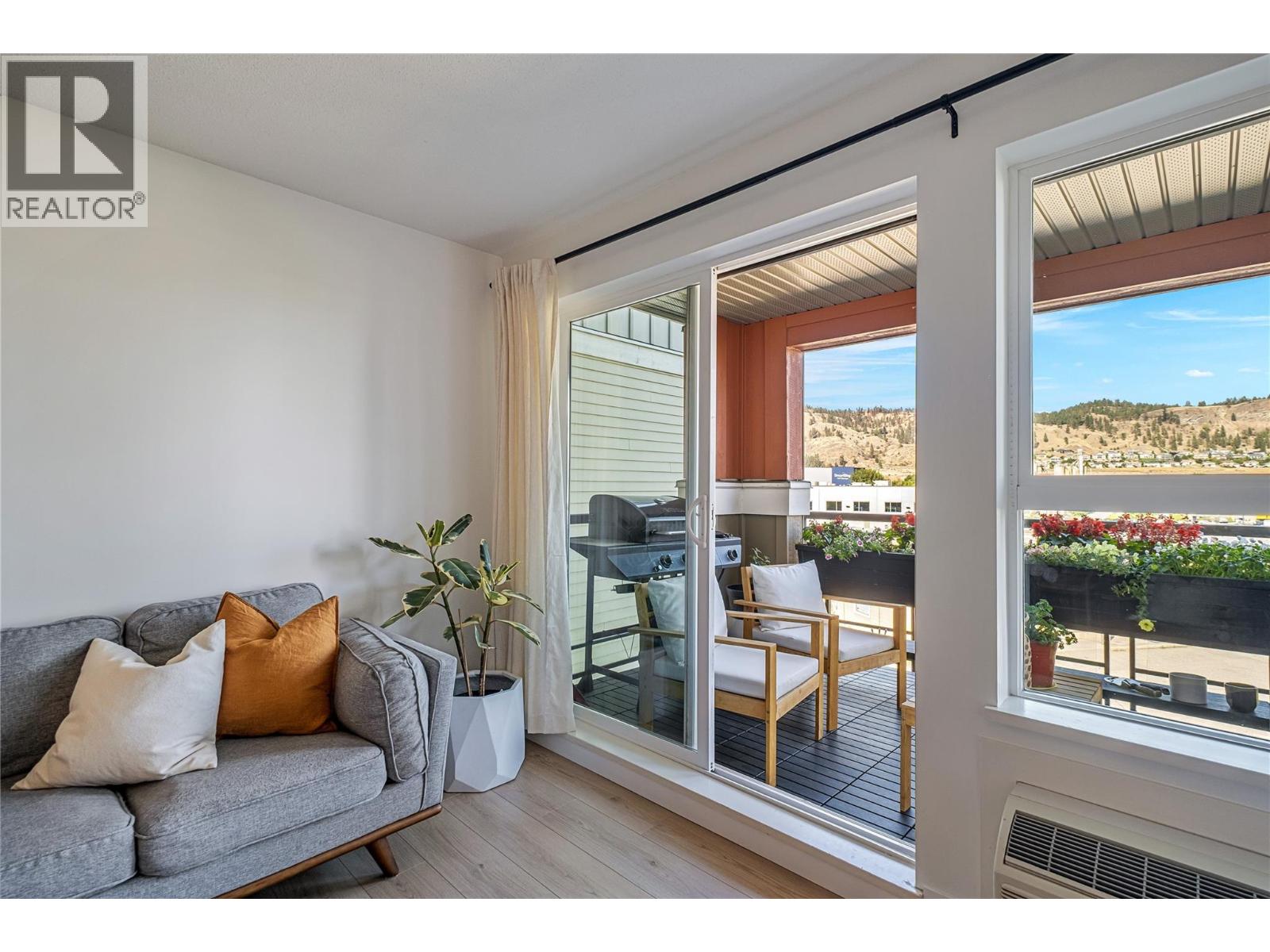 307 1093 Sunset Drive, Kelowna