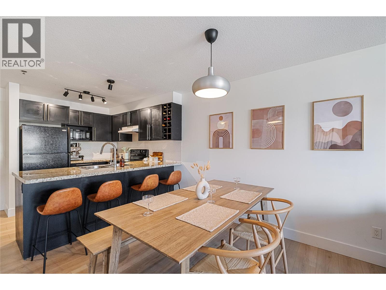 307 1093 Sunset Drive, Kelowna