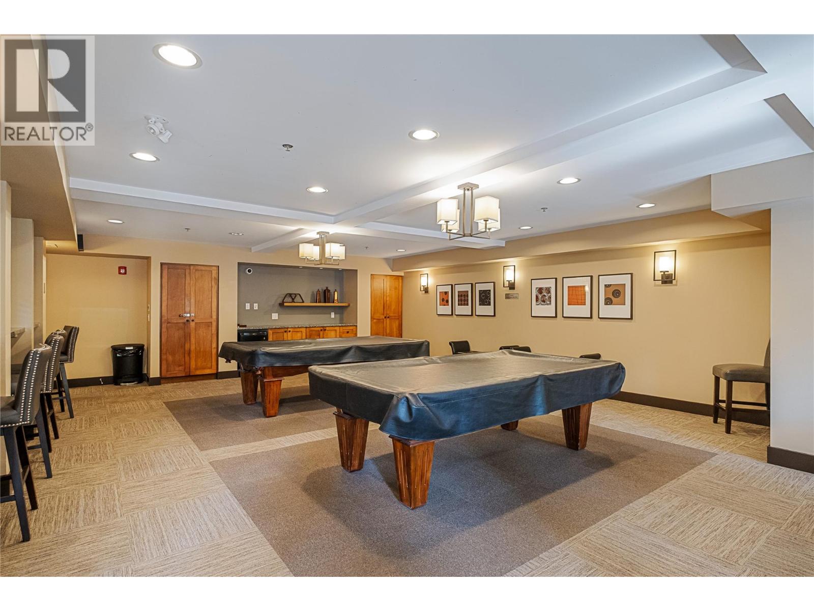 307 1093 Sunset Drive, Kelowna