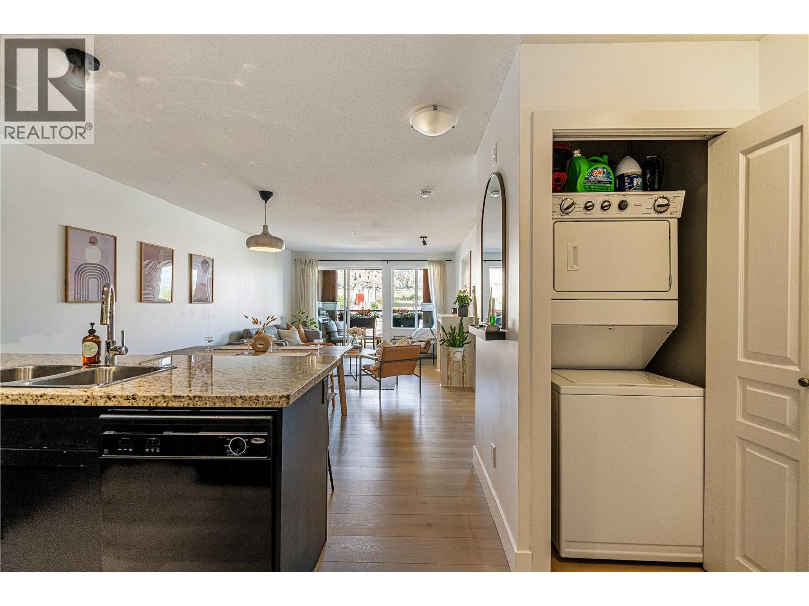 307 1093 Sunset Drive, Kelowna