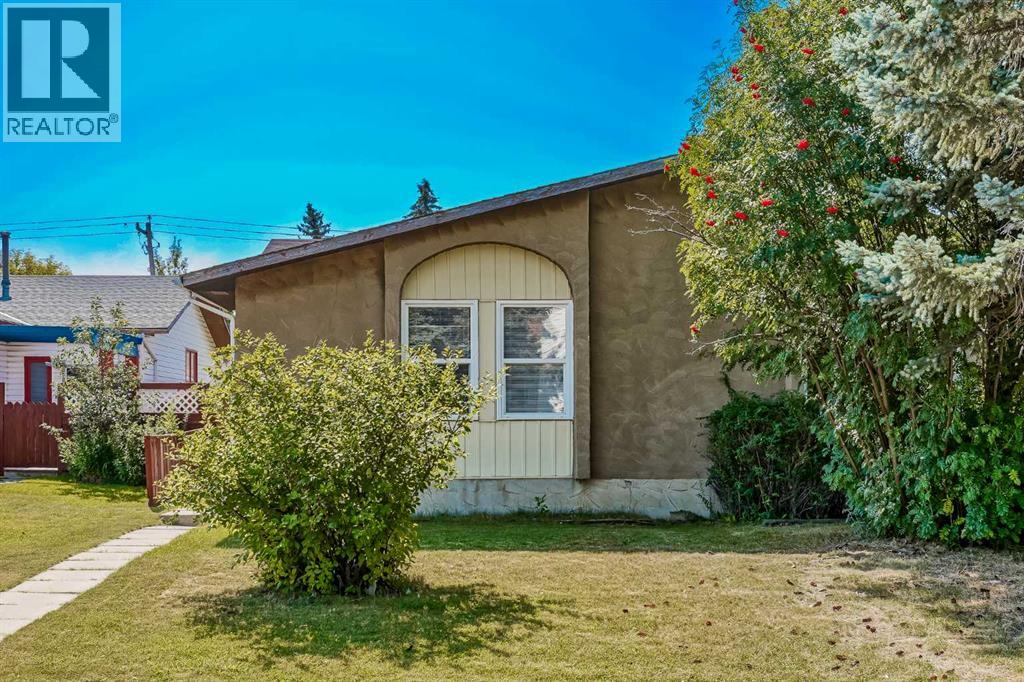 Single Family House Bungalow for Sale in  Rundlelawn Court NE Rundle Calgary 