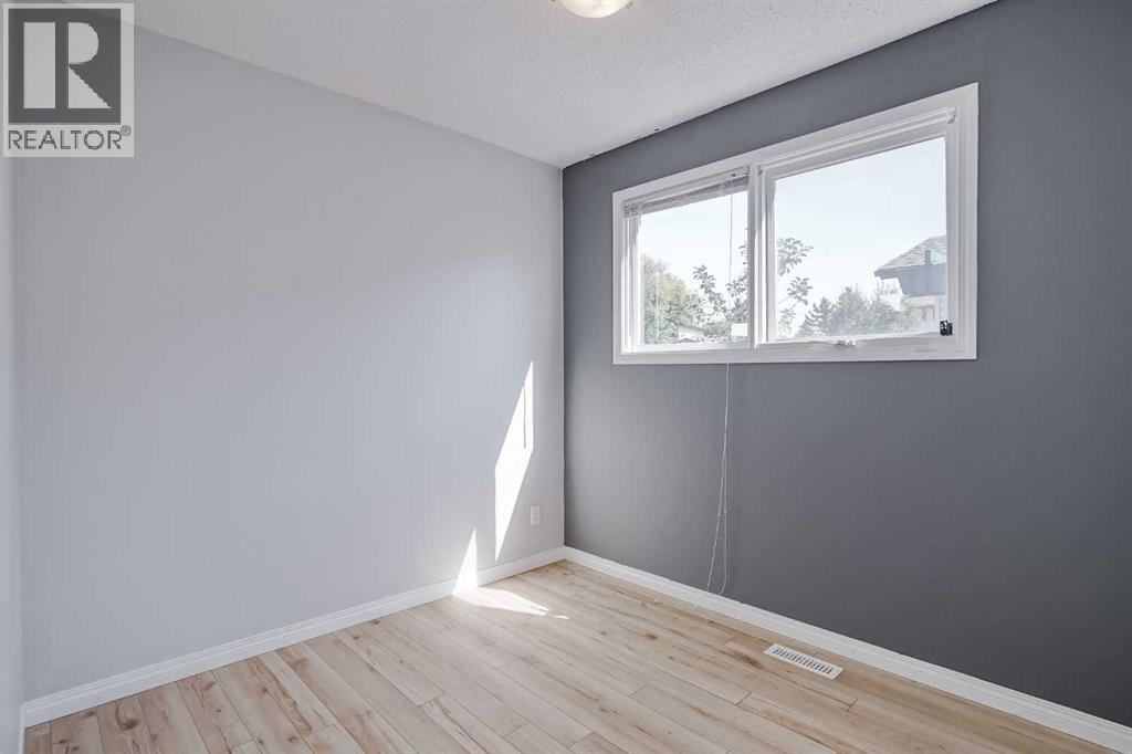 Single Family House Bungalow for Sale in  Rundlelawn Court NE Rundle Calgary 