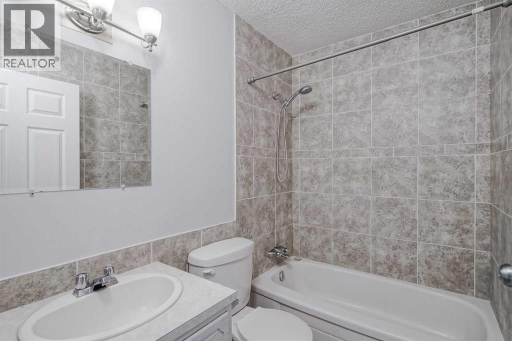 Single Family House Bungalow for Sale in  Rundlelawn Court NE Rundle Calgary 