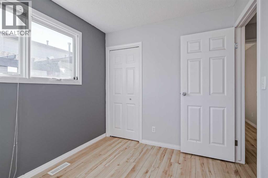 Single Family House Bungalow for Sale in  Rundlelawn Court NE Rundle Calgary 