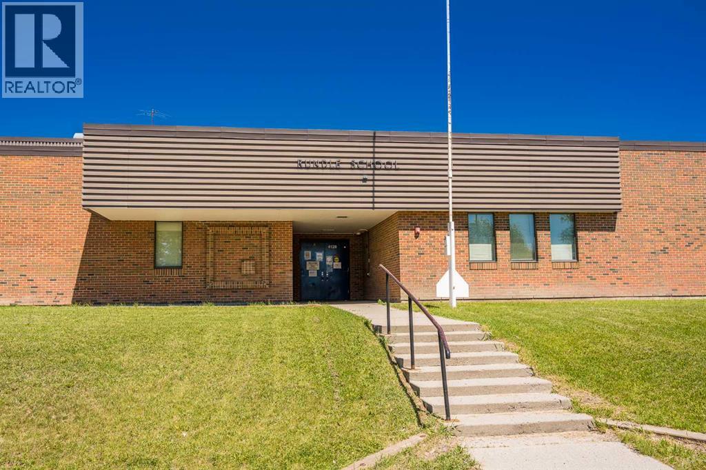 Single Family House Bungalow for Sale in  Rundlelawn Court NE Rundle Calgary 