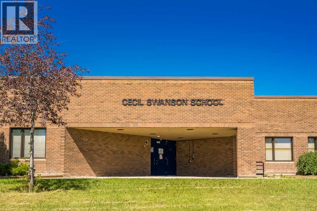 Single Family House Bungalow for Sale in  Rundlelawn Court NE Rundle Calgary 