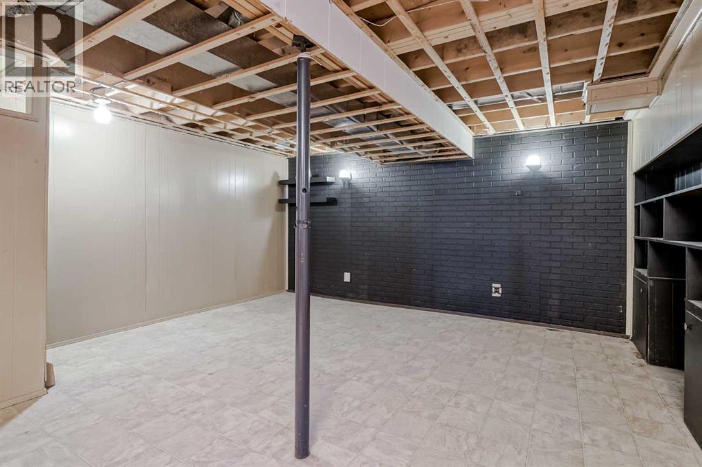 Single Family House Bungalow for Sale in  Rundlelawn Court NE Rundle Calgary 