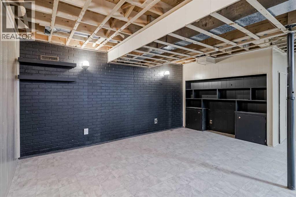 Single Family House Bungalow for Sale in  Rundlelawn Court NE Rundle Calgary 