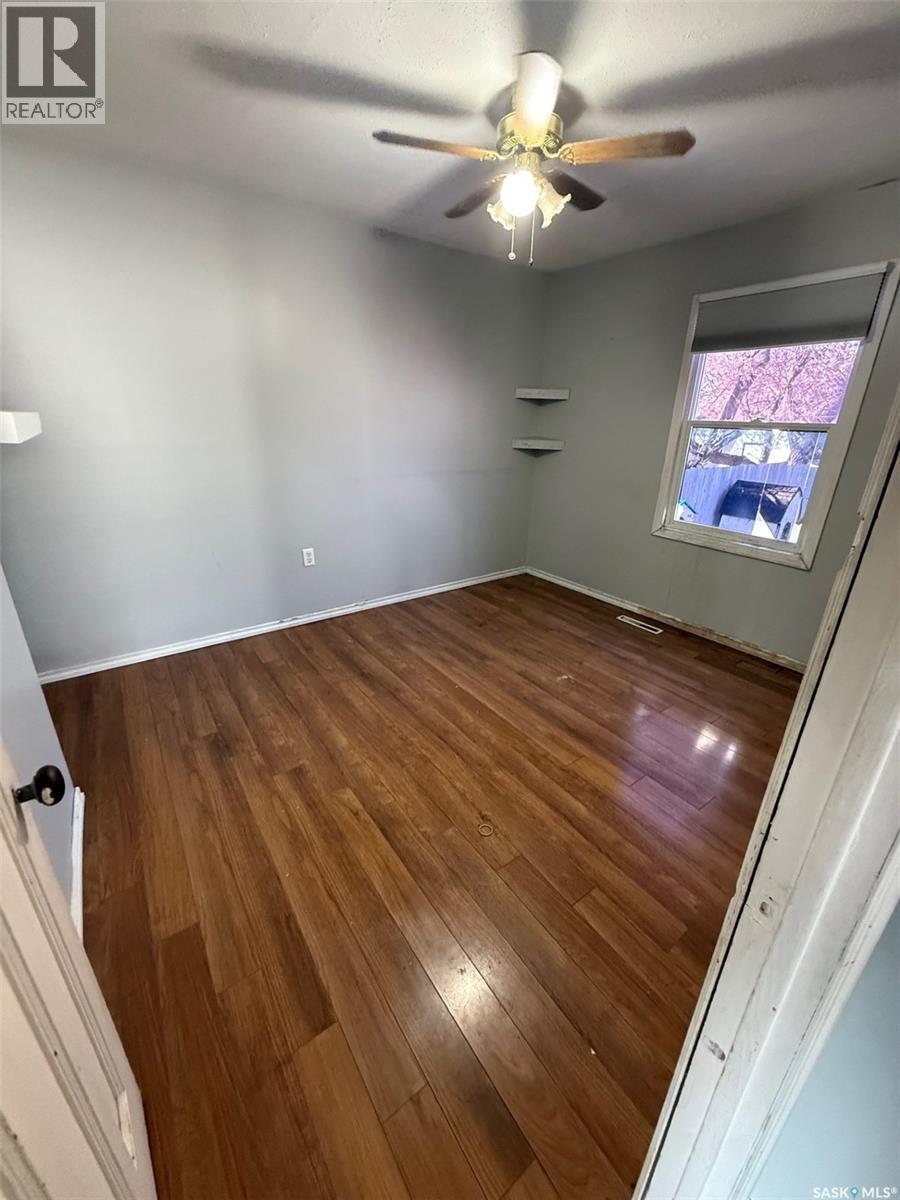 Single Family House Bungalow for Sale in  Merritt CRESCENT Regina 