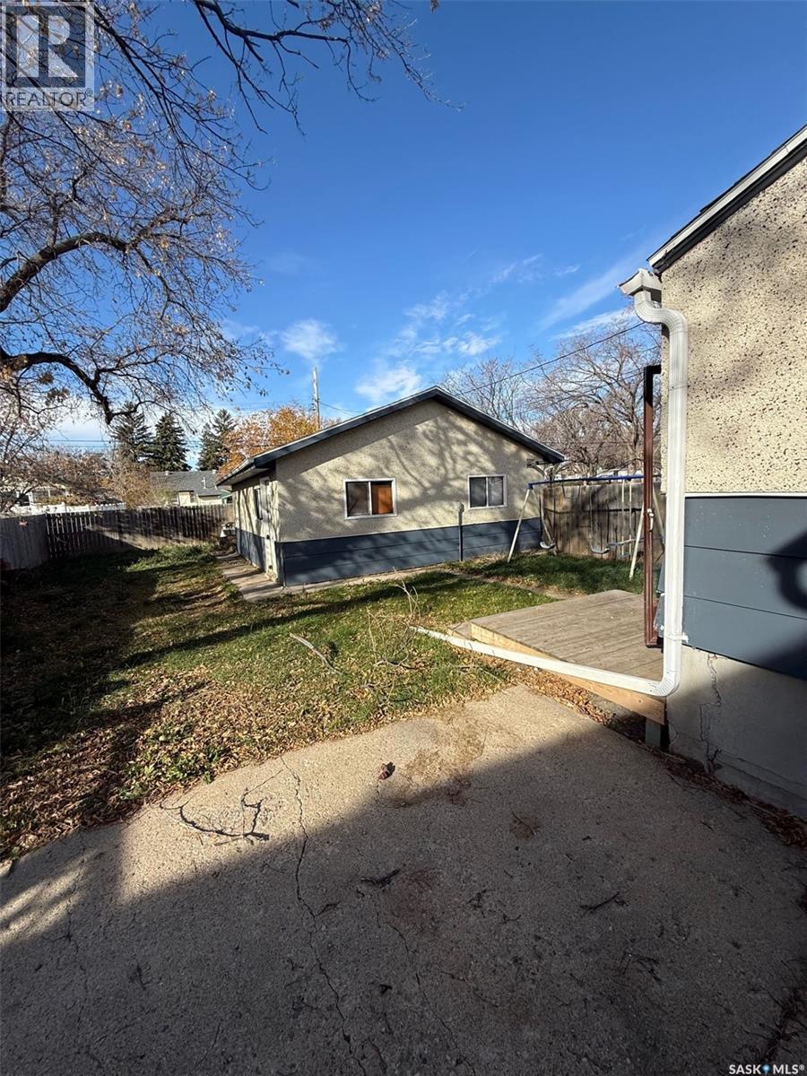Single Family House Bungalow for Sale in  Merritt CRESCENT Regina 