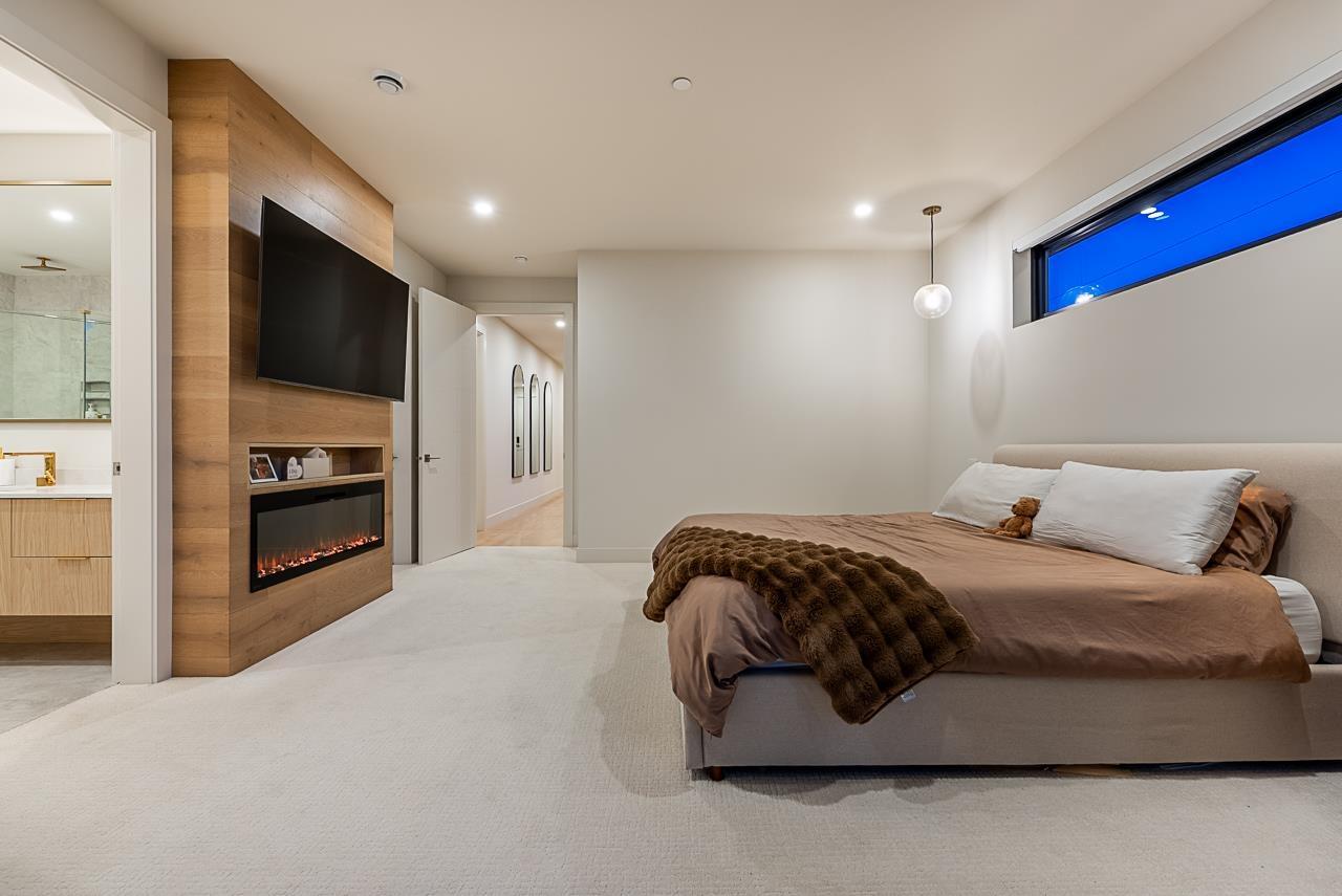 15911 CLIFF AVENUE, White Rock