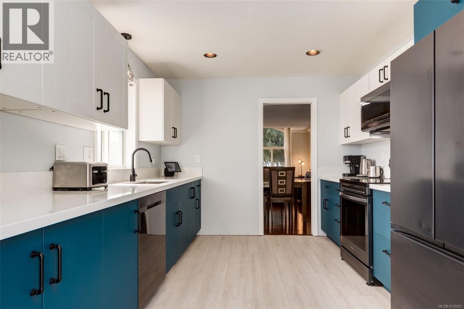 6422 Dover Rd, Nanaimo