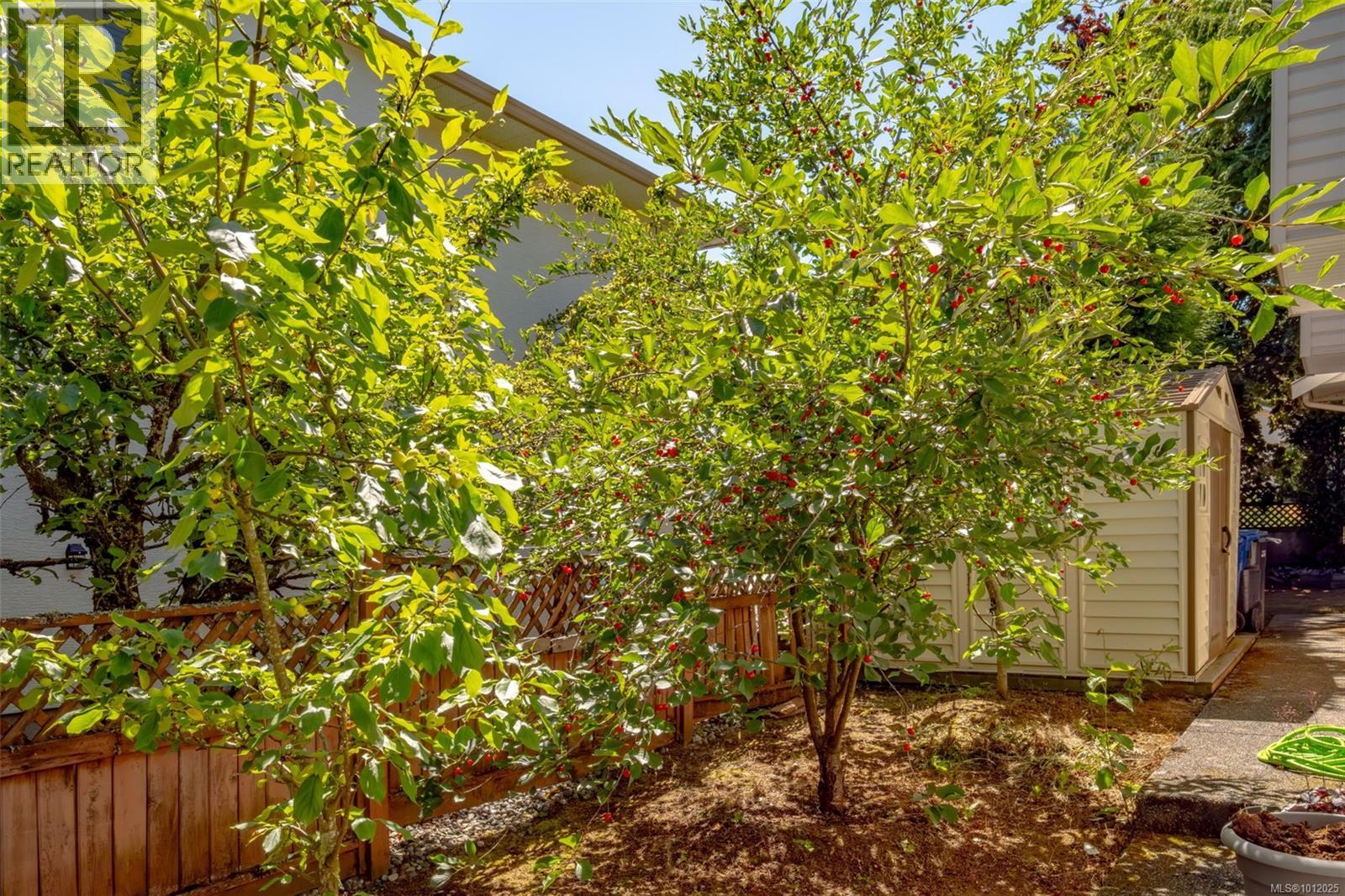 6422 Dover Rd, Nanaimo