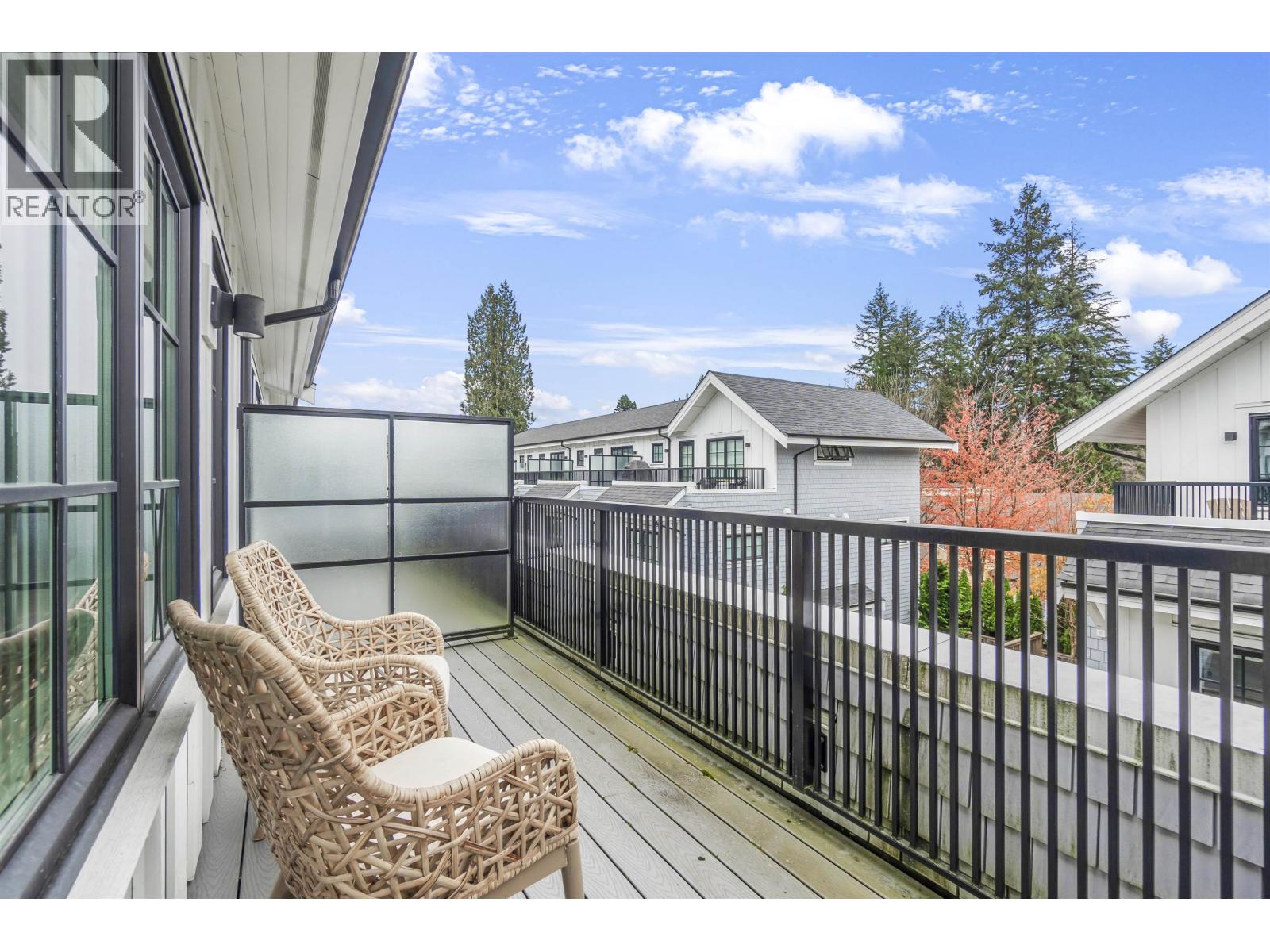 5 1133 RIDGEWOOD DRIVE, North Vancouver