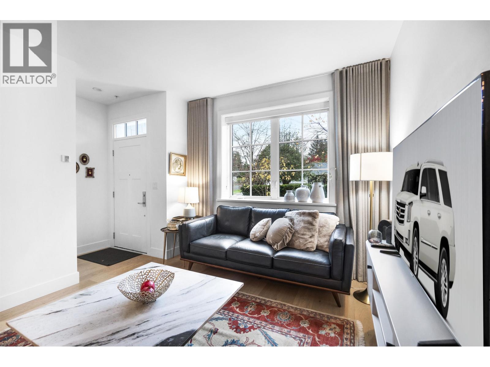5 1133 RIDGEWOOD DRIVE, North Vancouver