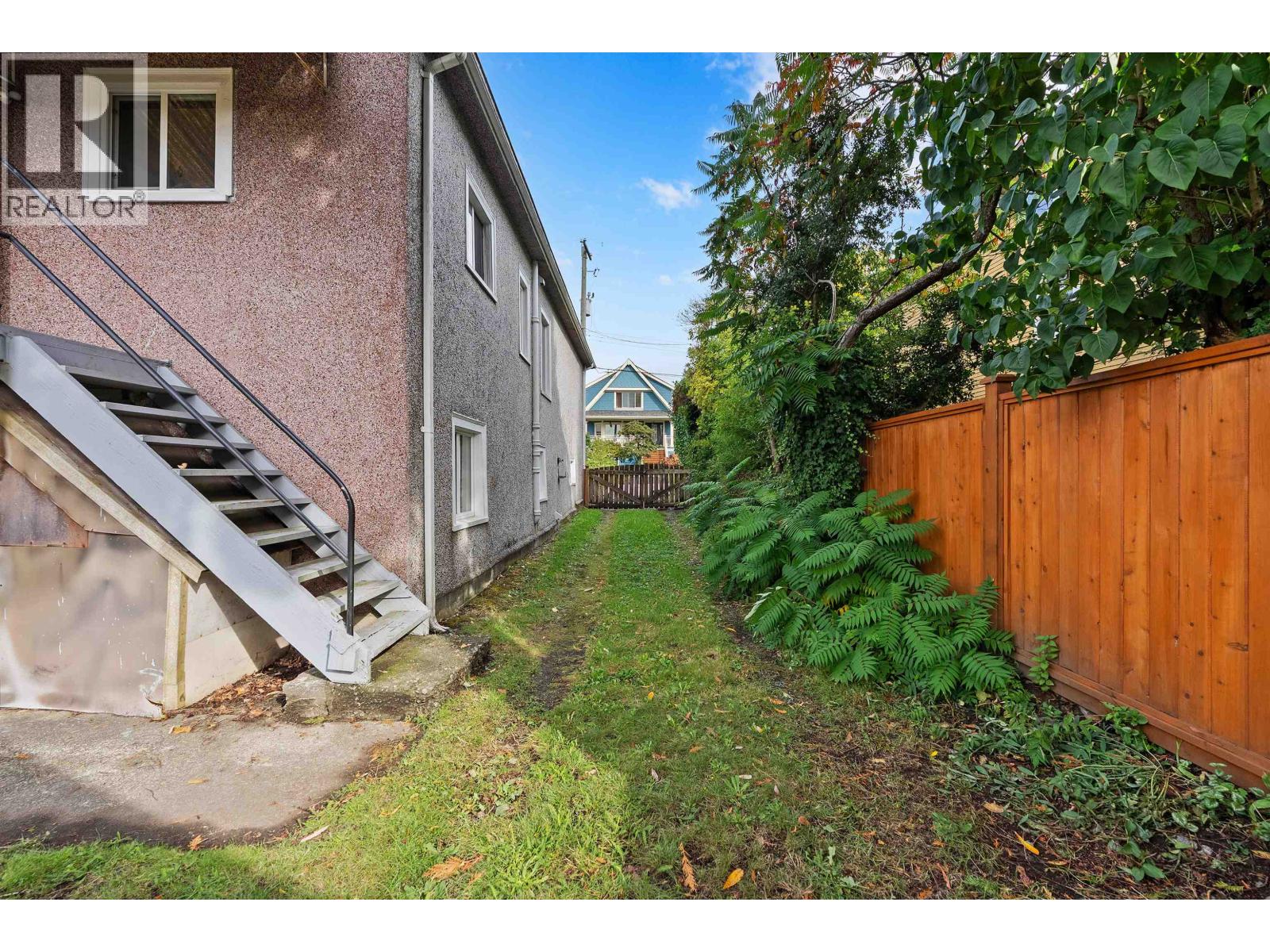 1732 E 3RD AVENUE, Vancouver