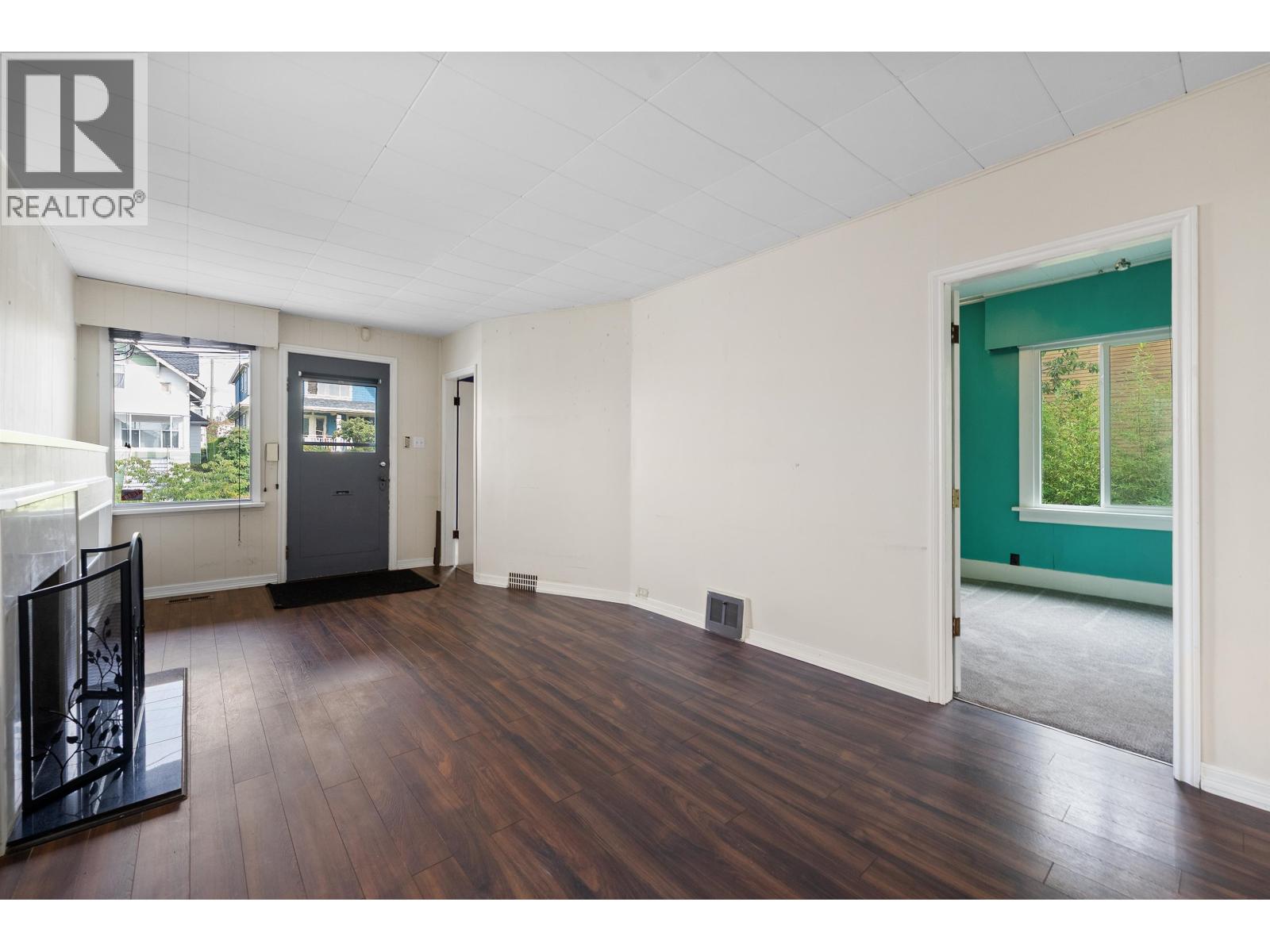 1732 E 3RD AVENUE, Vancouver