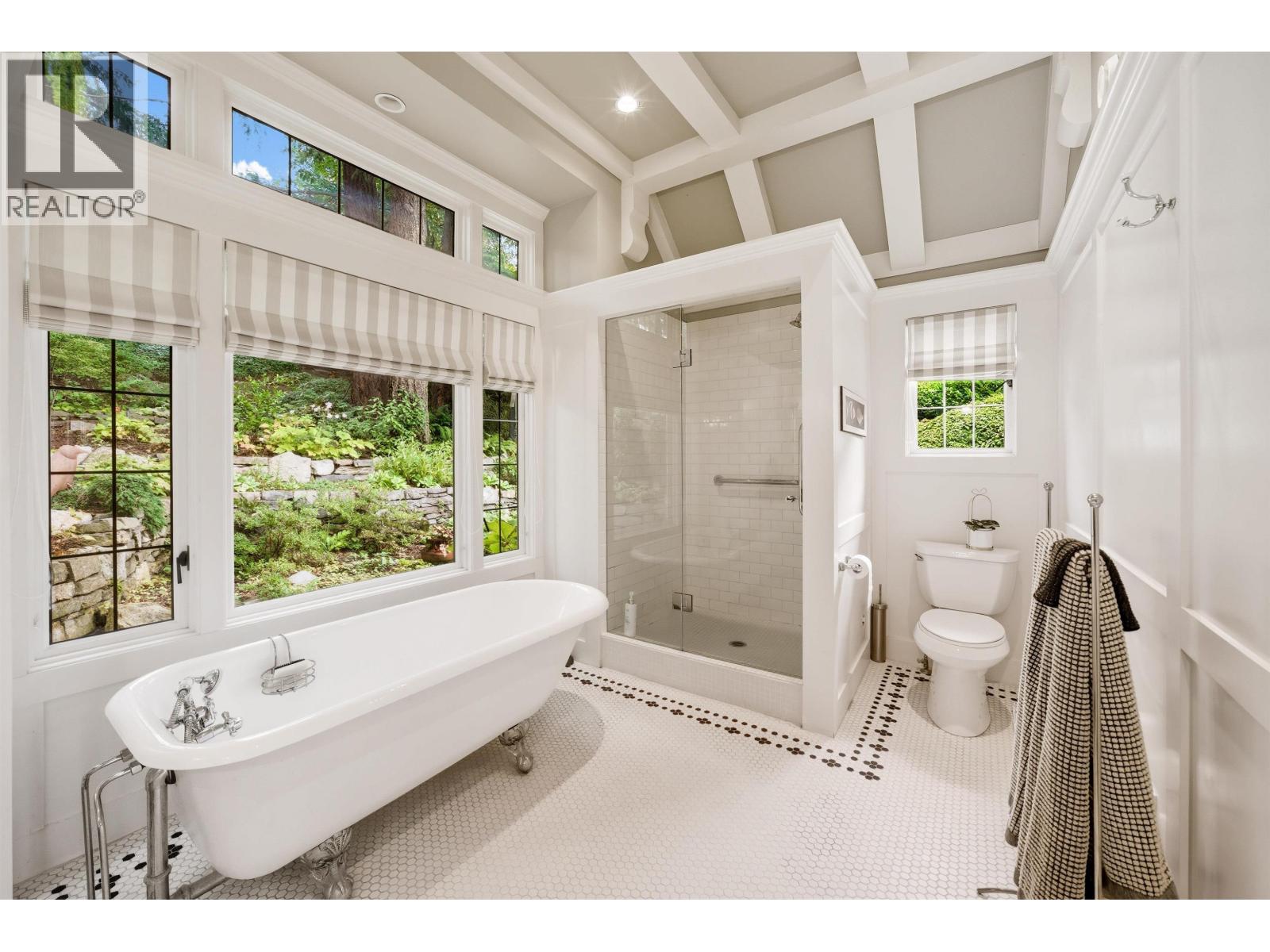 3654 CREERY AVENUE, West Vancouver