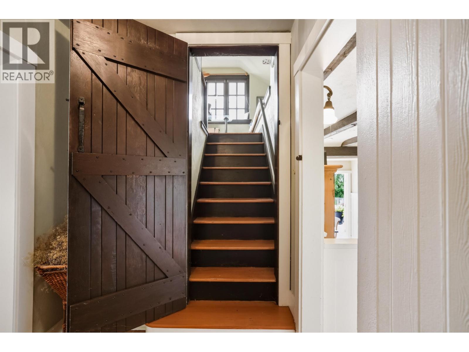 3654 CREERY AVENUE, West Vancouver