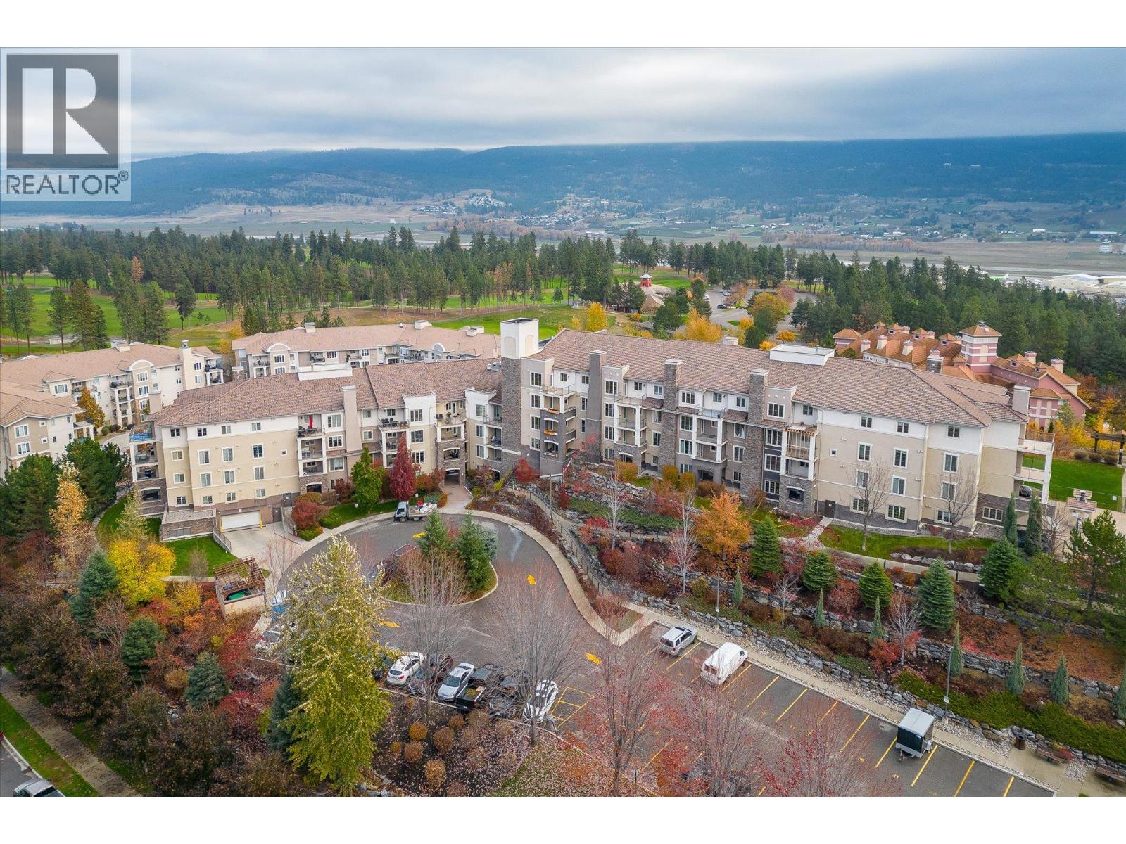 1317 1875 Country Club Drive, Kelowna