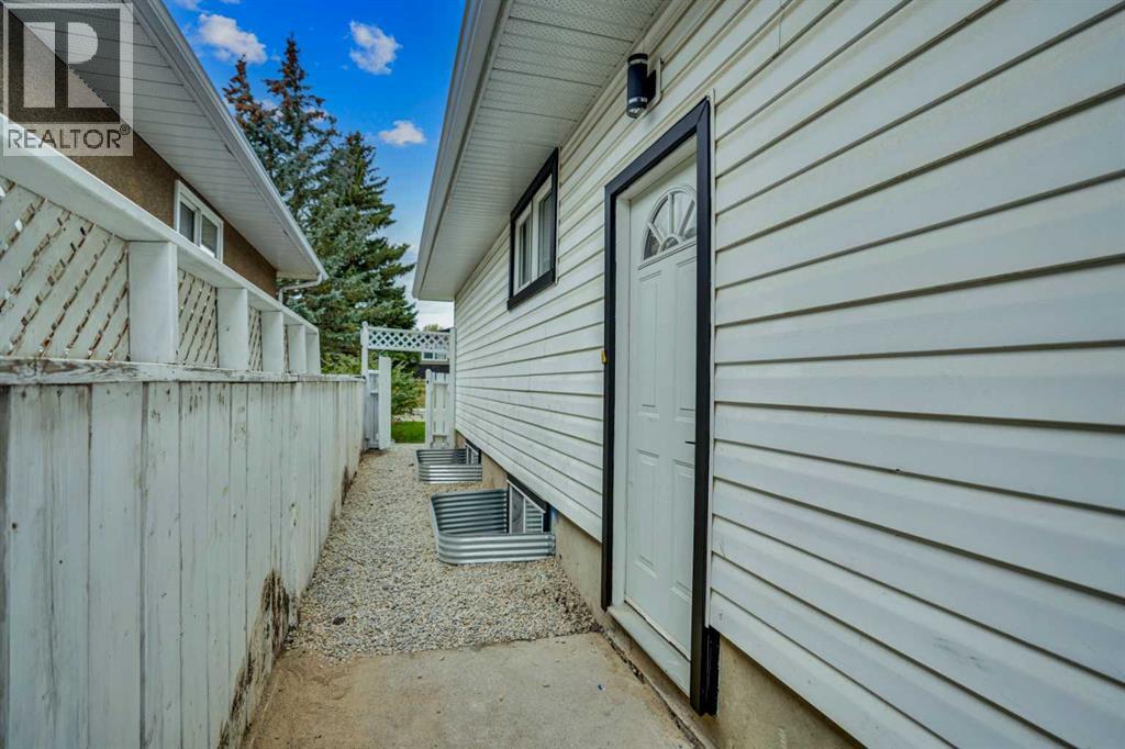 Single Family House Bungalow for Sale in  Buckthorn Road NW Thorncliffe Calgary 