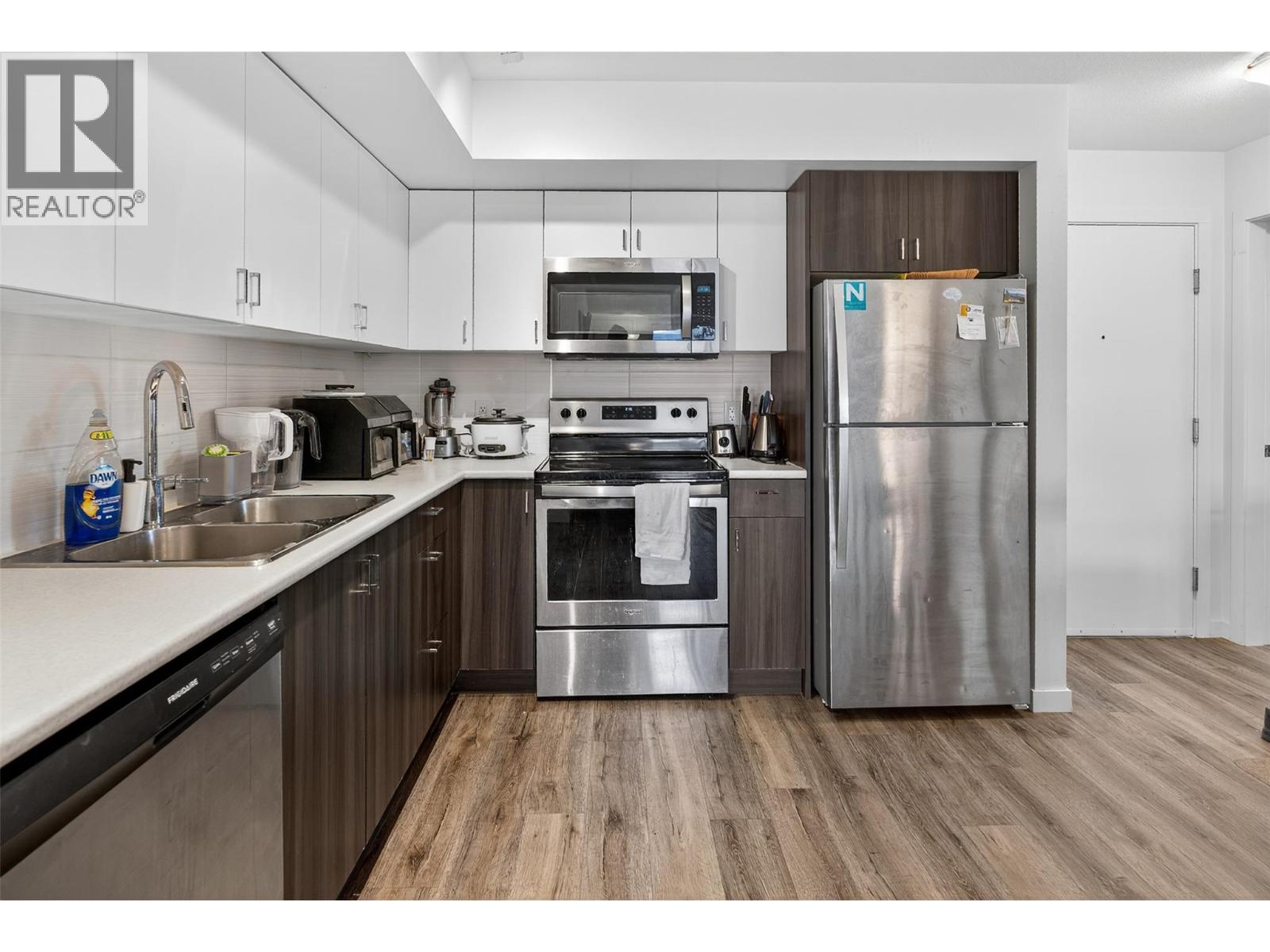 222 725 Academy Way, Kelowna