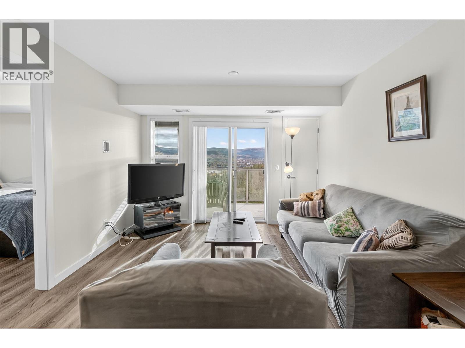 222 725 Academy Way, Kelowna