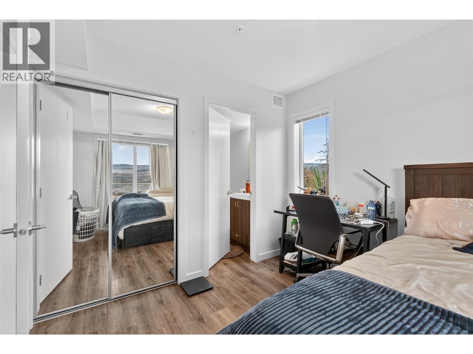 222 725 Academy Way, Kelowna