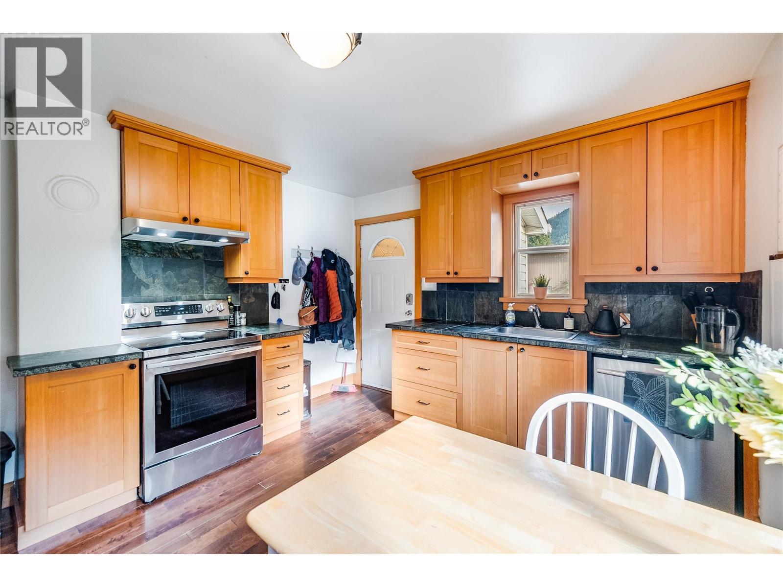 2829 5th Avenue, Castlegar