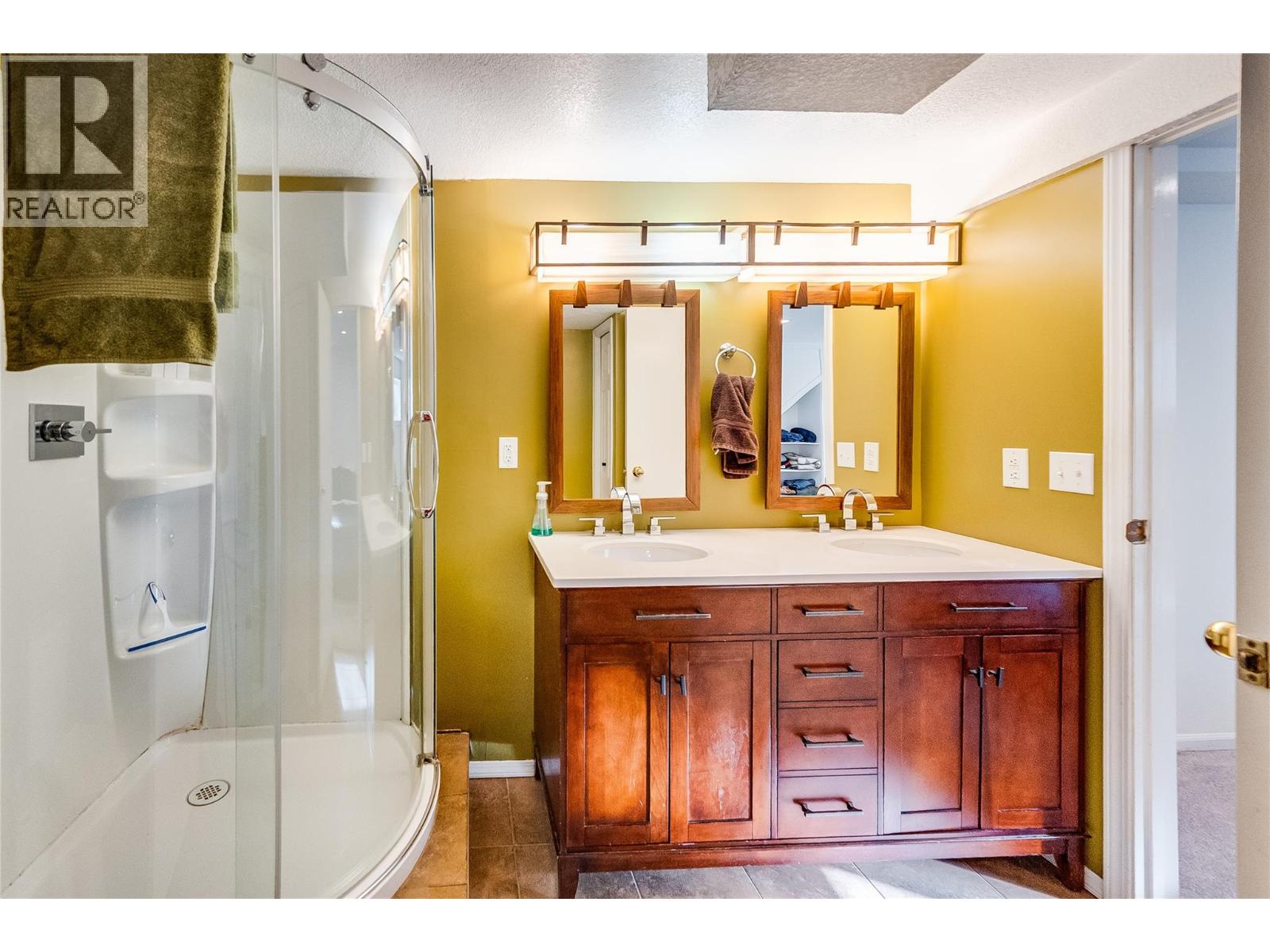 2829 5th Avenue, Castlegar