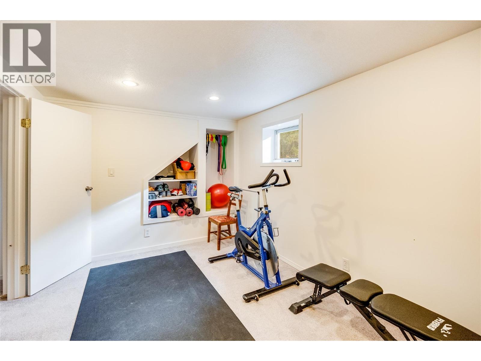 2829 5th Avenue, Castlegar