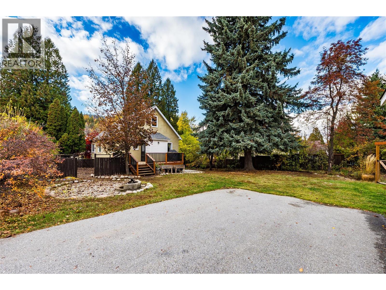 2829 5th Avenue, Castlegar