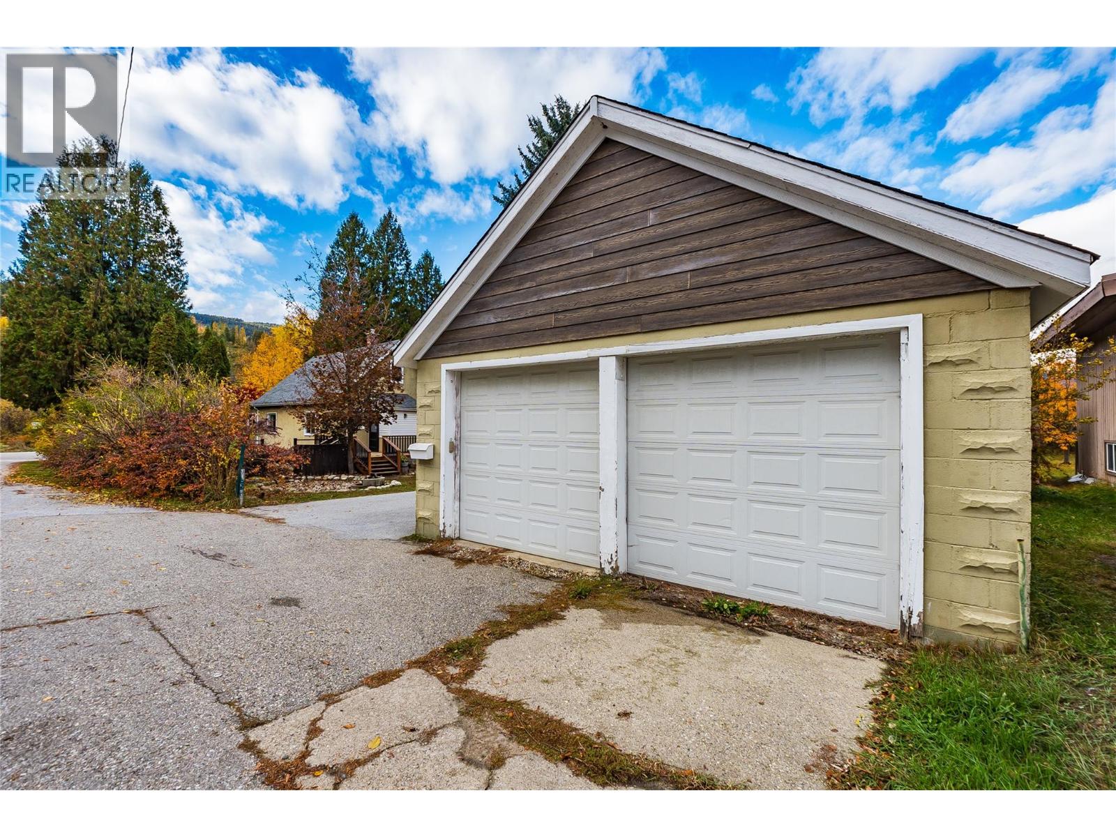 2829 5th Avenue, Castlegar