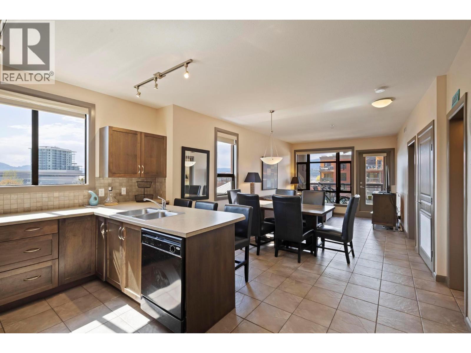 543 654 Cook Road, Kelowna