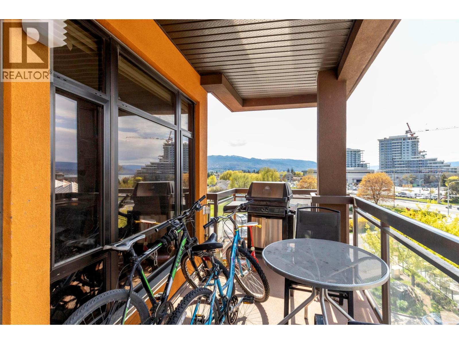 543 654 Cook Road, Kelowna