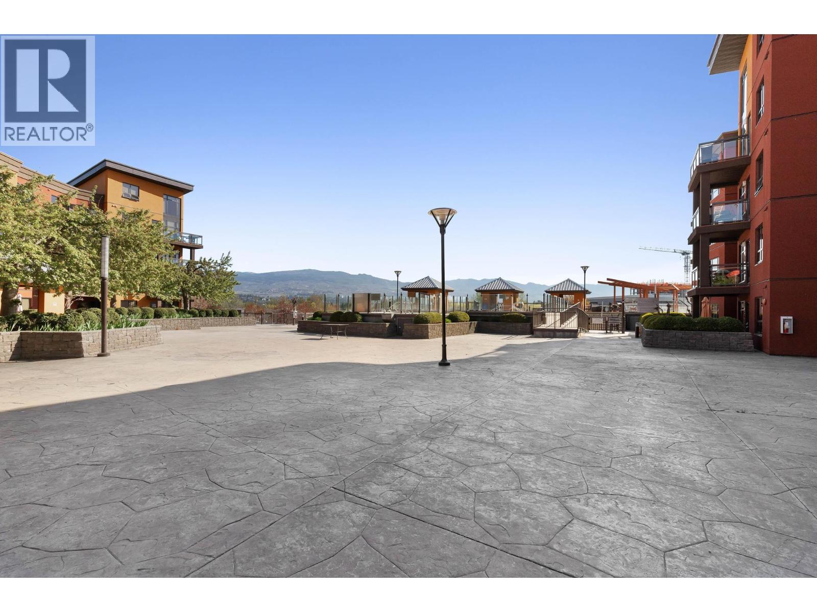 543 654 Cook Road, Kelowna