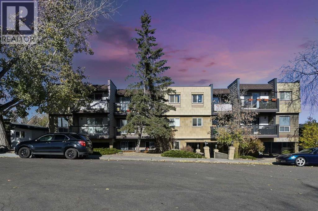 Single Family House for Sale in   A Avenue SW Parkhill Calgary 