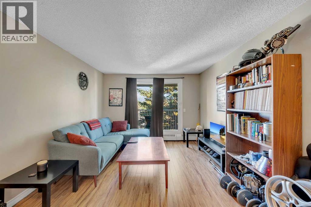 Single Family House for Sale in    Avenue NE Tuxedo Park Calgary 