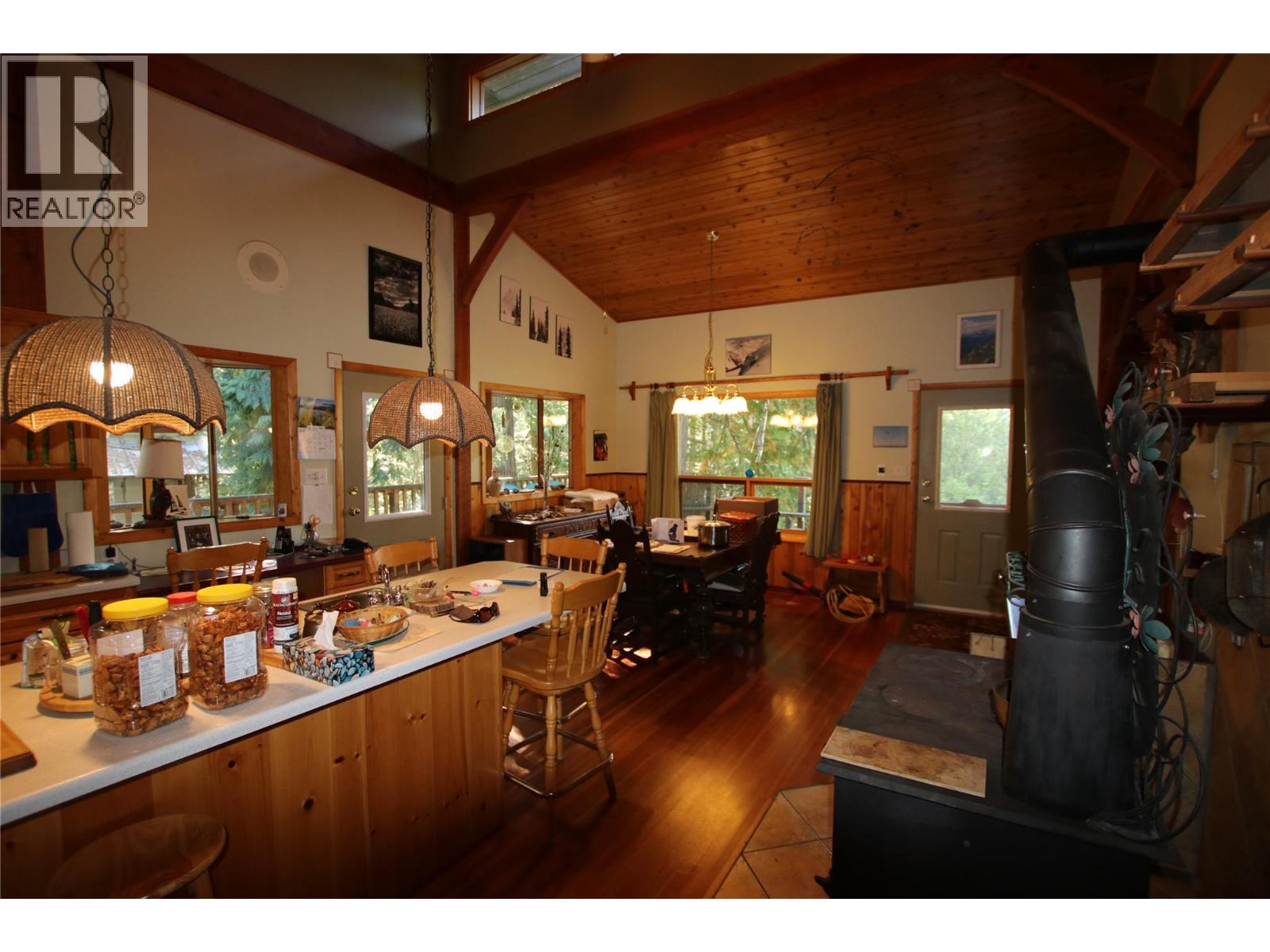4512 Highway 6 - 13