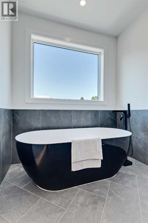 Single Family House for Sale in   Street NW Parkdale Calgary 