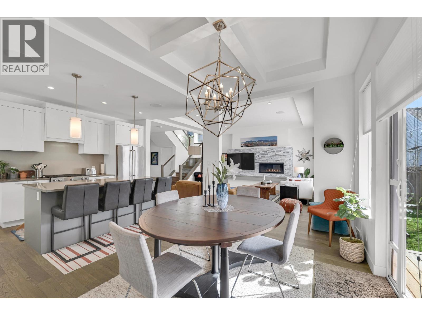 1706 SPARROW WAY, Squamish