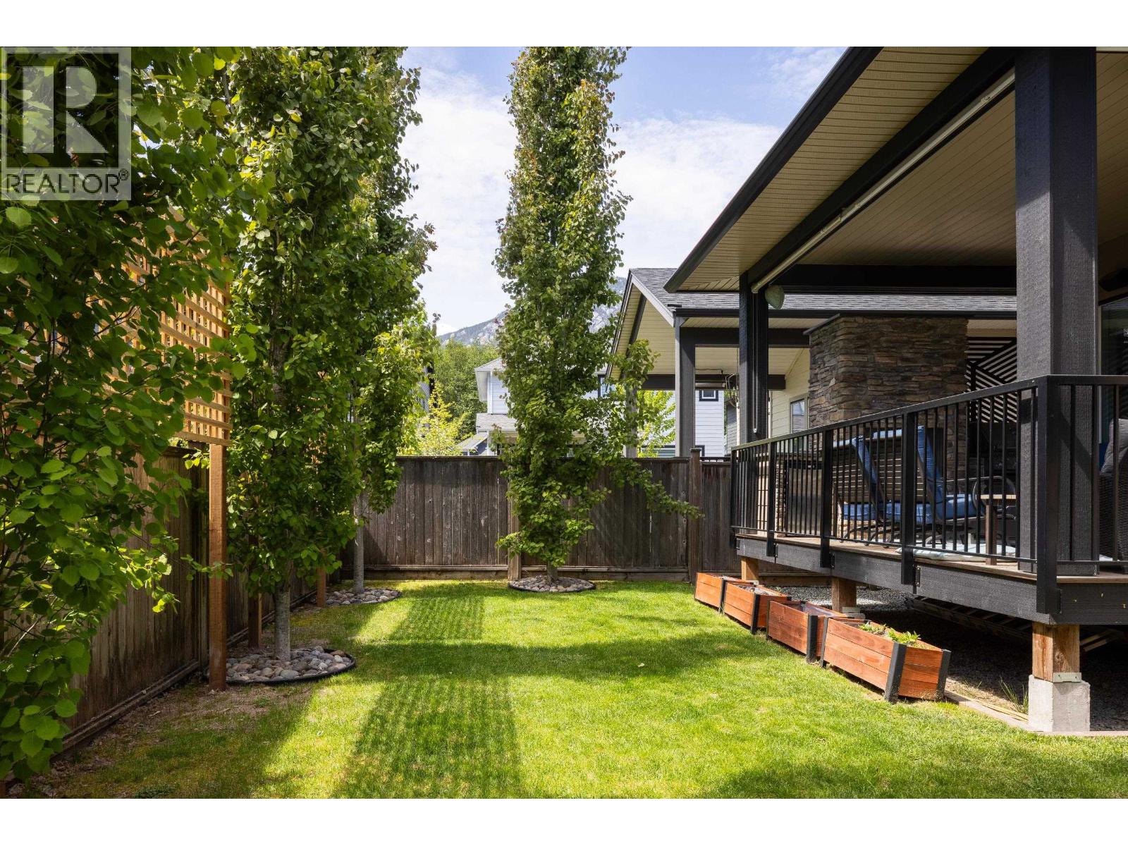 1706 SPARROW WAY, Squamish