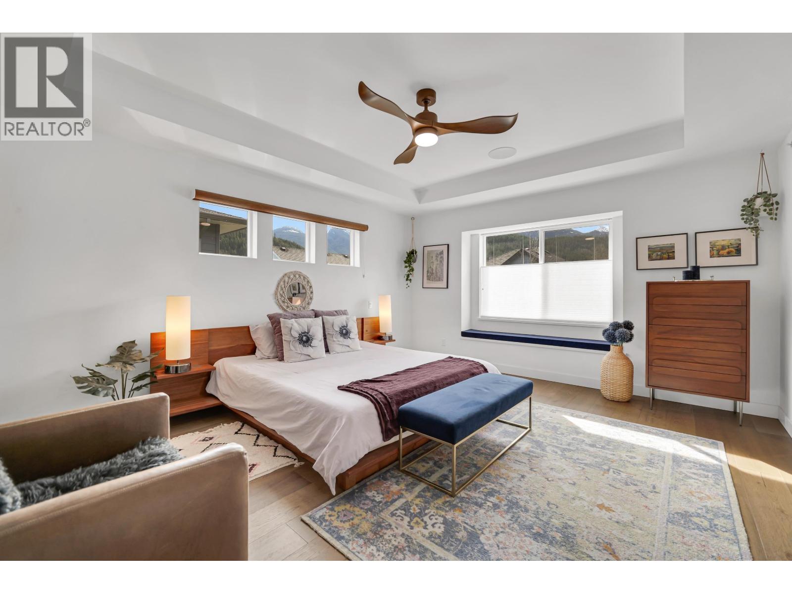 1706 SPARROW WAY, Squamish