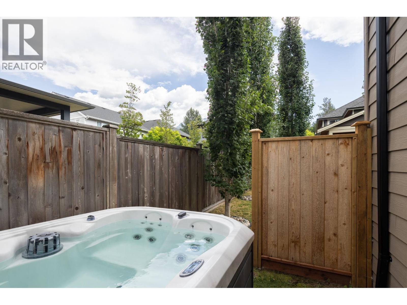 1706 SPARROW WAY, Squamish