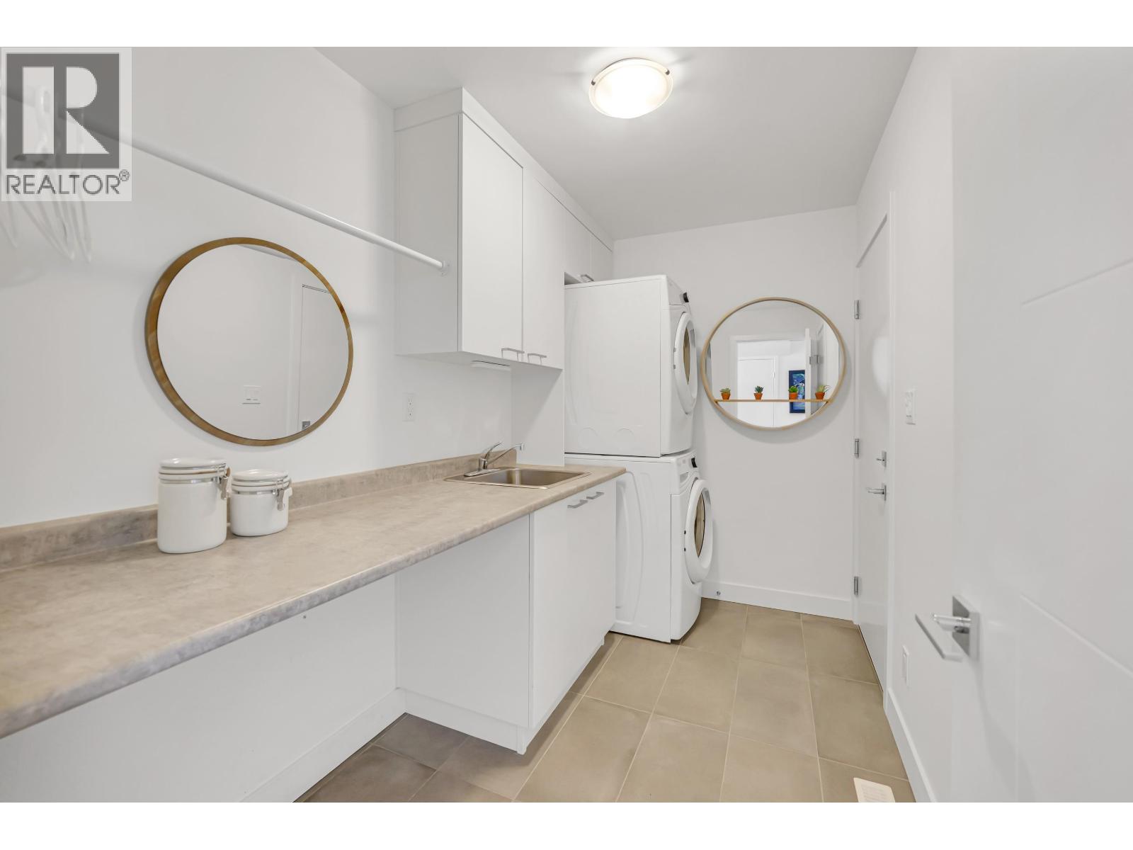 1706 SPARROW WAY, Squamish