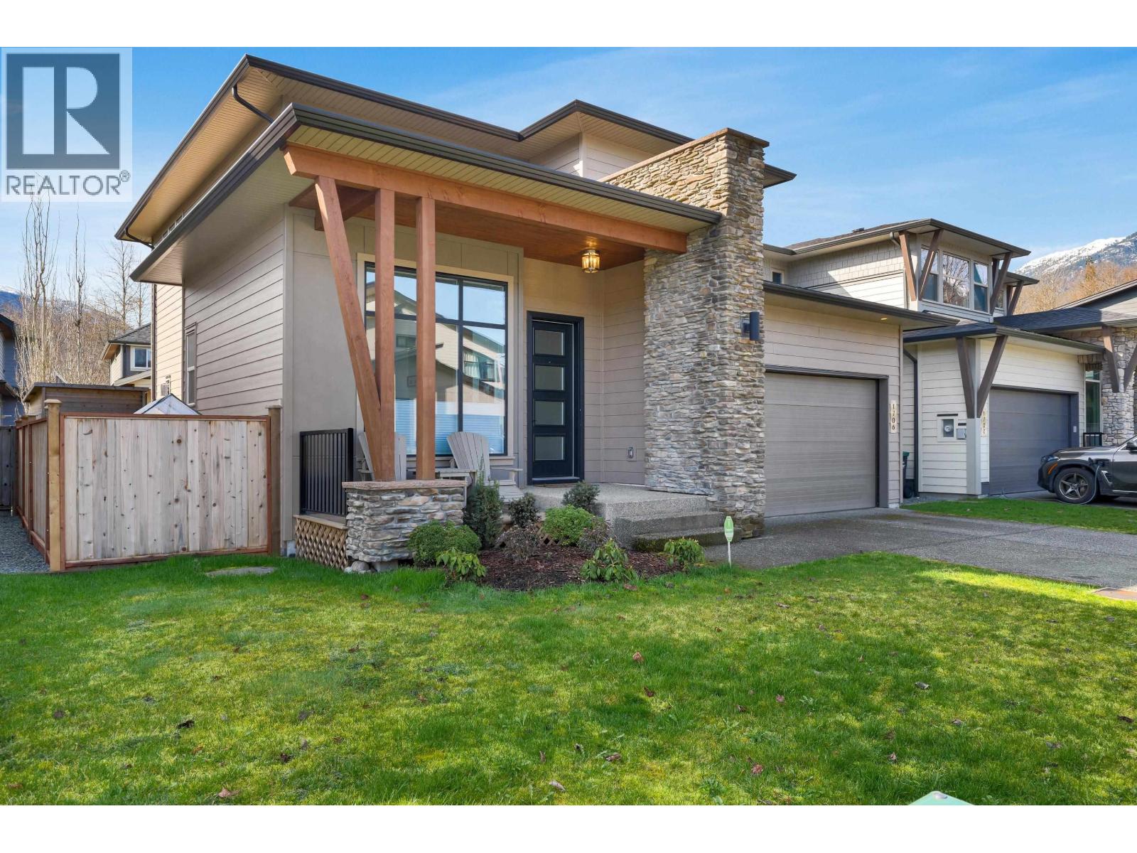 1706 SPARROW WAY, Squamish