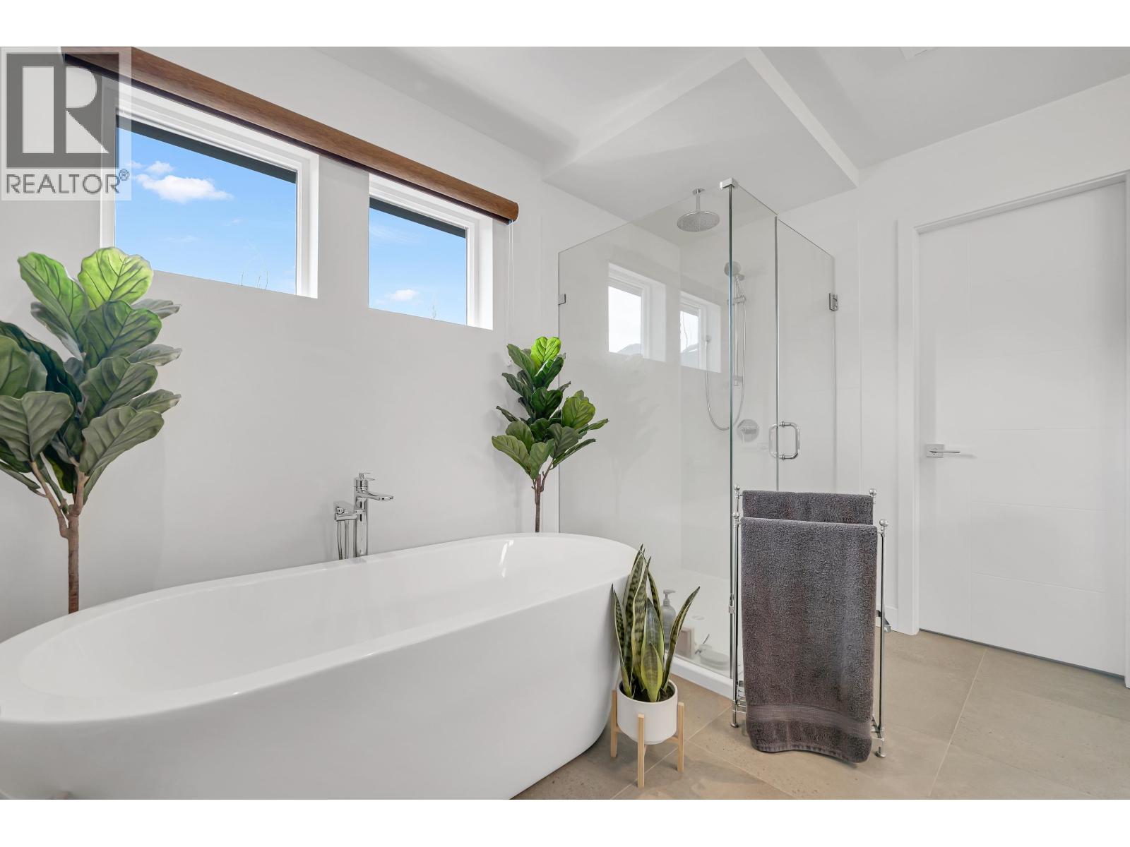 1706 SPARROW WAY, Squamish